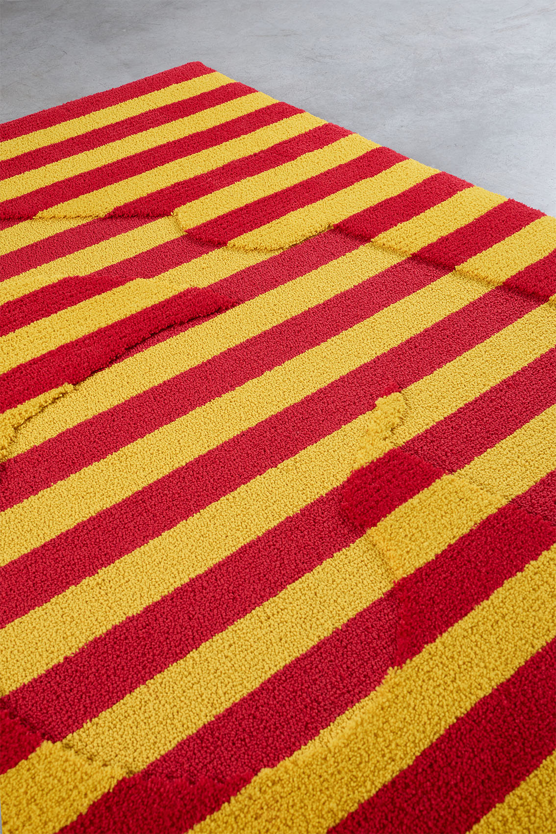 FARFALLATEE RUG / yellow & red stripes