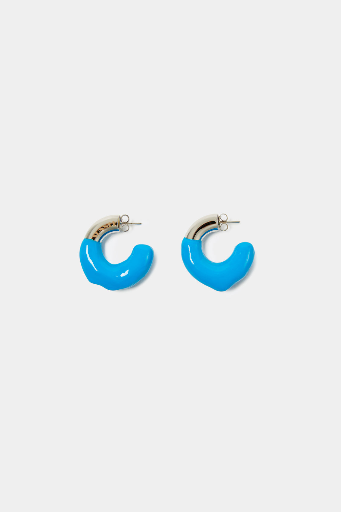 SMALL RUBBERIZED EARRINGS SILVER / light blue