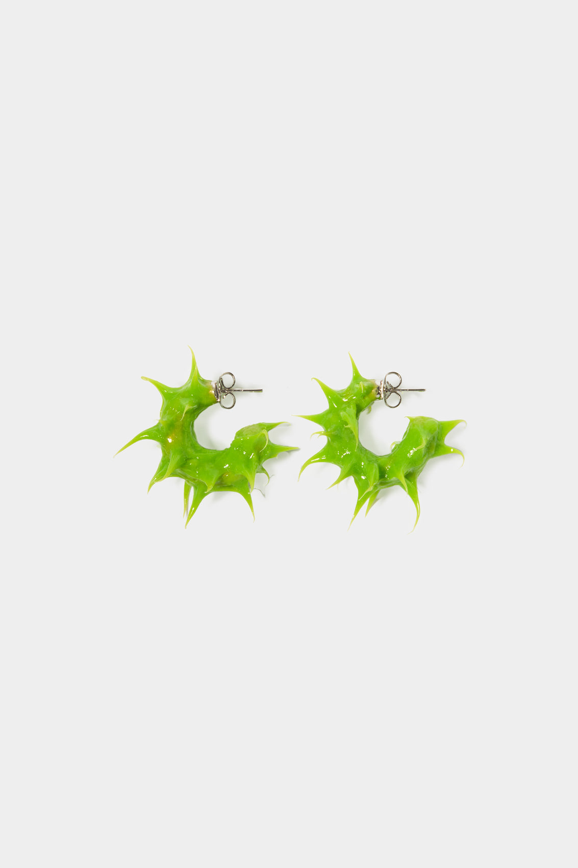 MINI RUBBERIZED TUFT EARRINGS / fern green