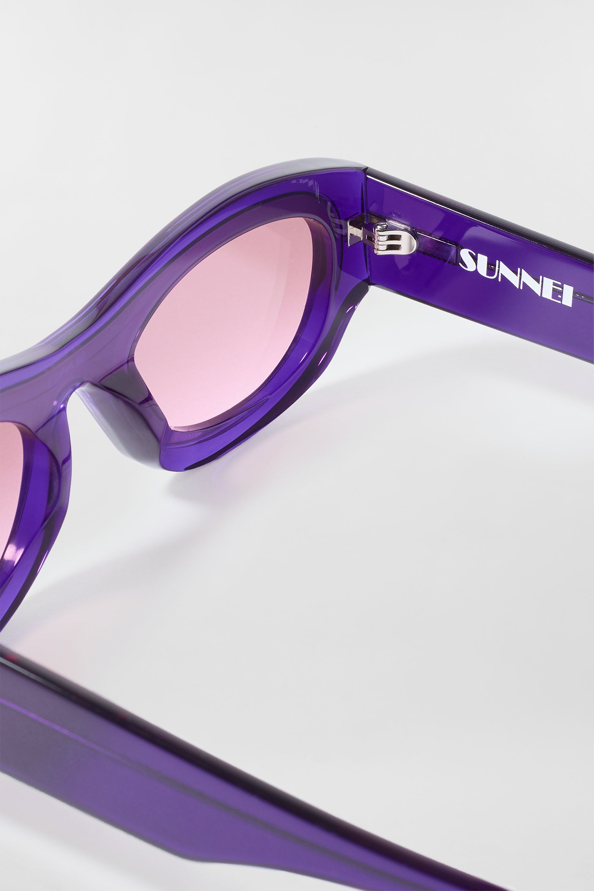 PROTOTIPO 5 SUNGLASSES / transparent dark purple – SUNNEI