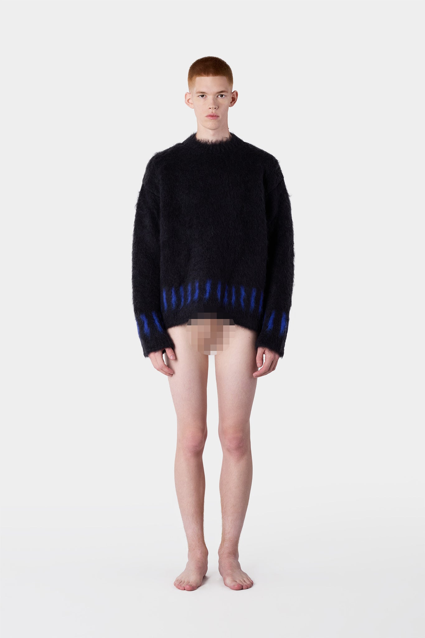 HAIRY KNIT ROUND NECK SWEATER / dark navy