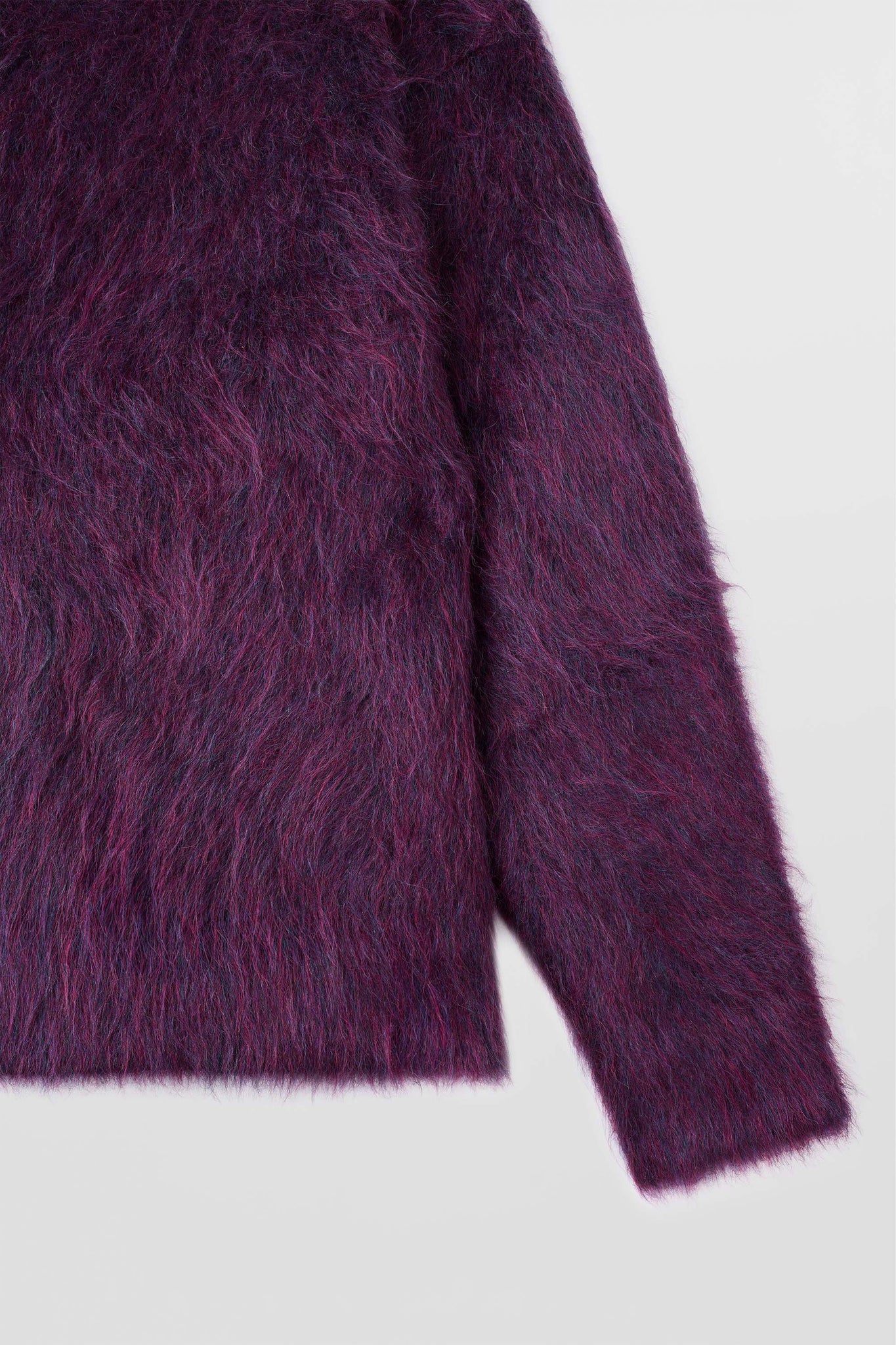 HAIRY KNIT ROUND NECK SWEATER / plum