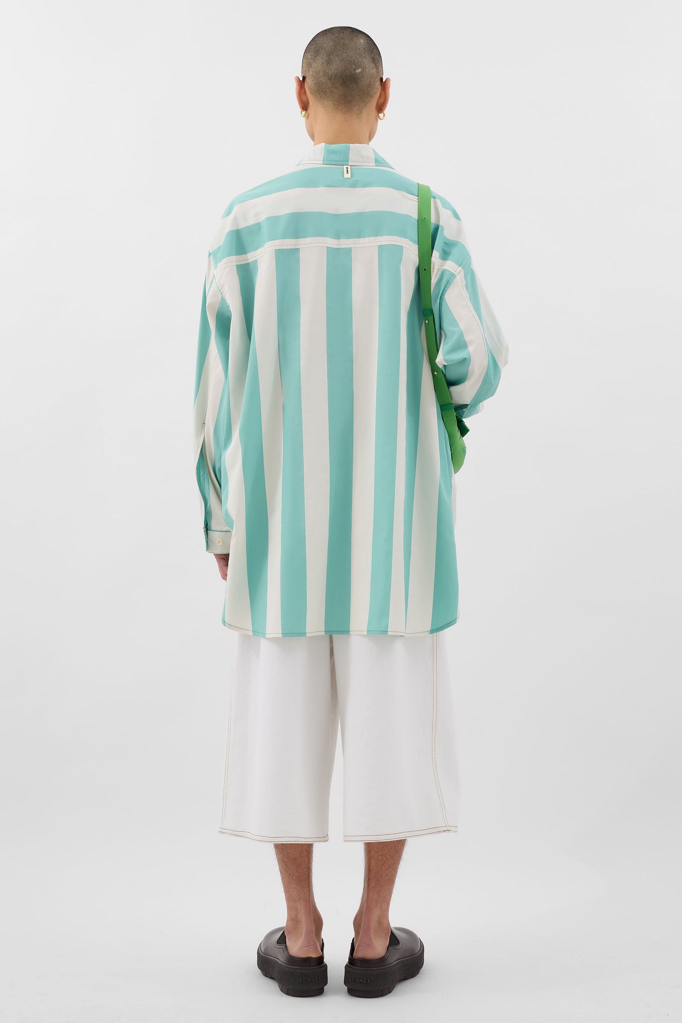 LOOK 52
