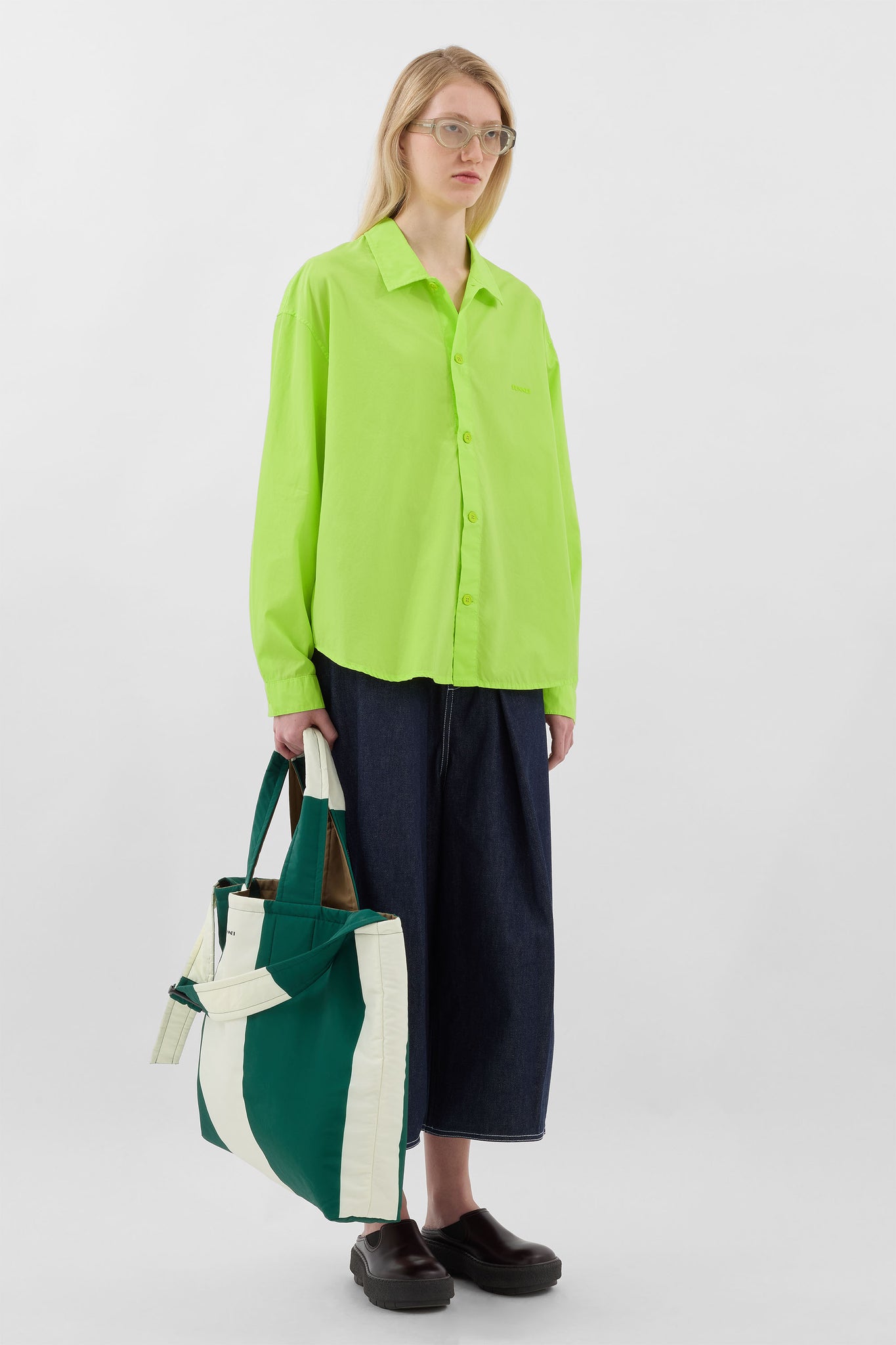 LOOK 16