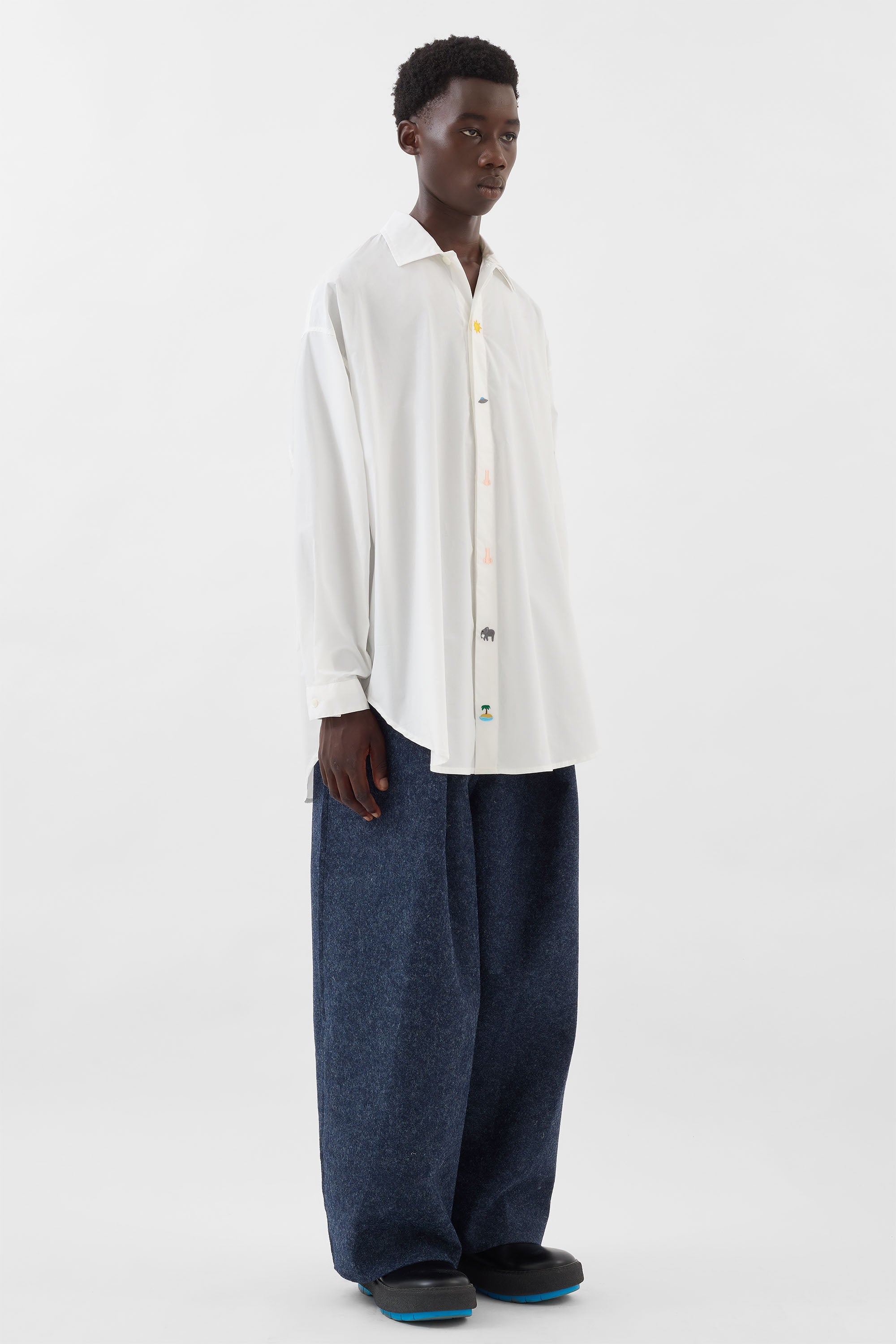 MEGA OVER SHIRT EMBROIDERY / off white – SUNNEI