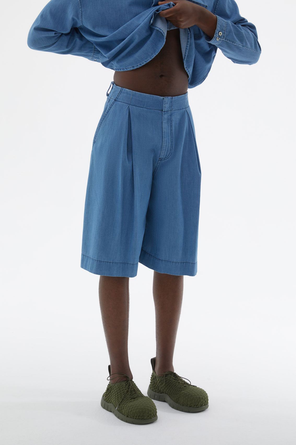 EXTRA OVERSIZED DENIM SHORTS