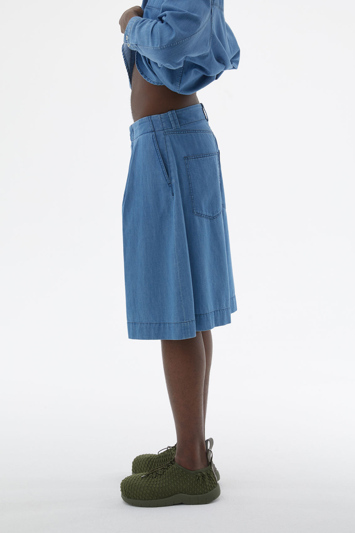 EXTRA OVERSIZED DENIM SHORTS