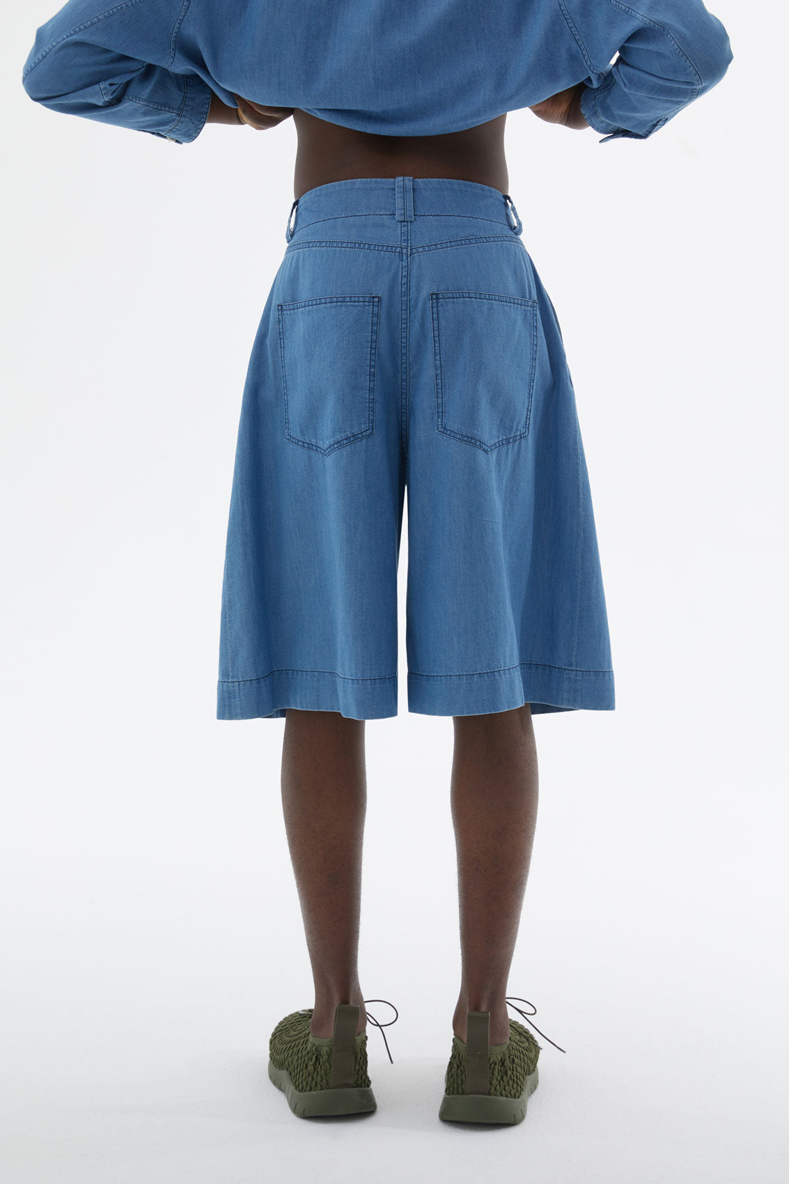 EXTRA OVERSIZED DENIM SHORTS