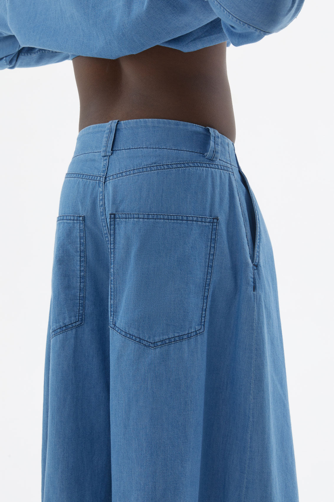 EXTRA OVERSIZED DENIM SHORTS