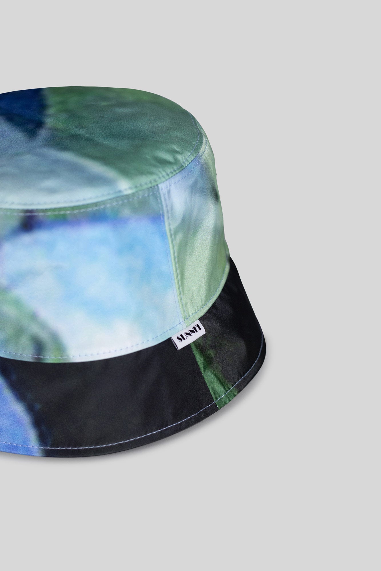 REVERSIBLE BUCKET HAT WITH FLOWER PRINT