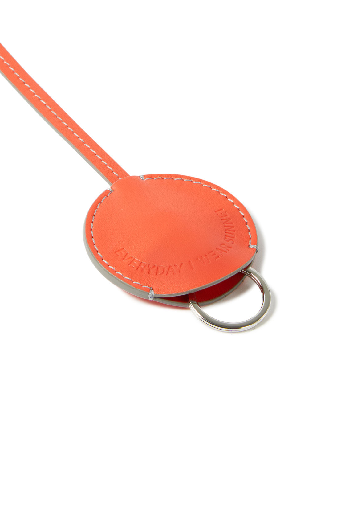 'EVERYDAY I WEAR SUNNEI' KEYCHAIN / orange