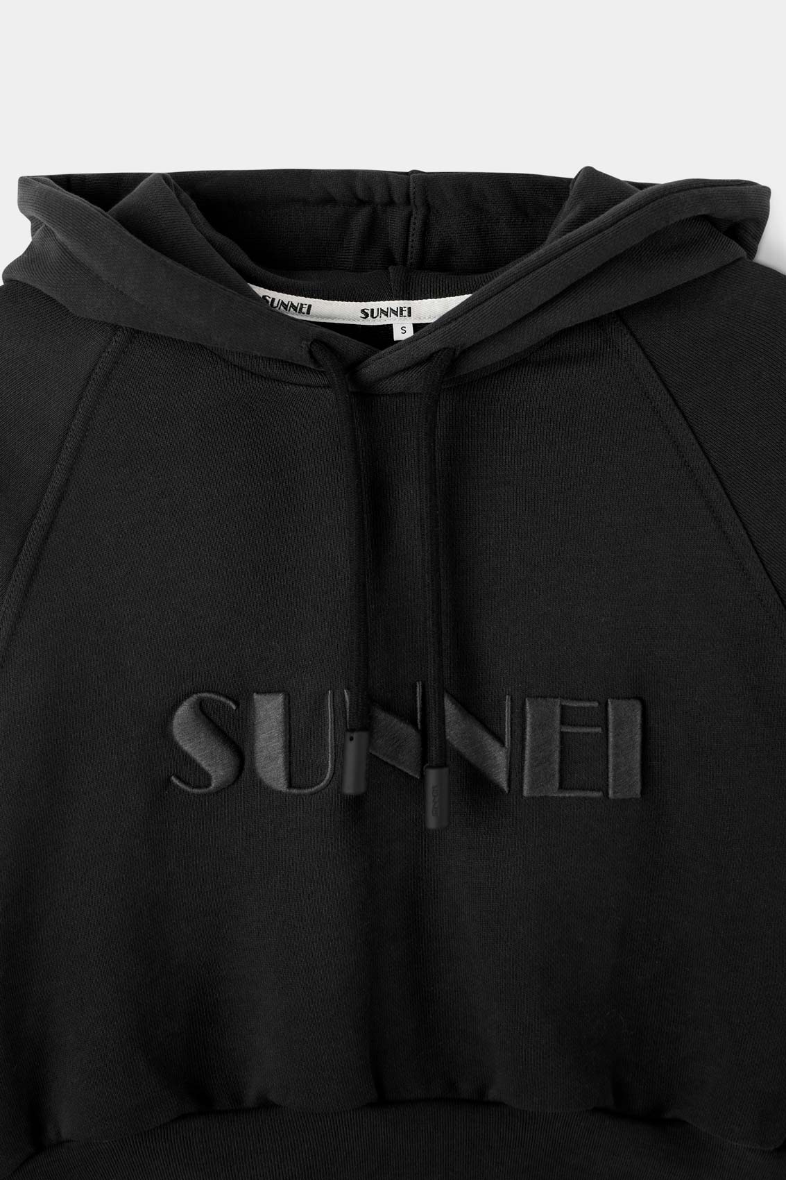 EMBROIDERED CROPPED HOODIE / black