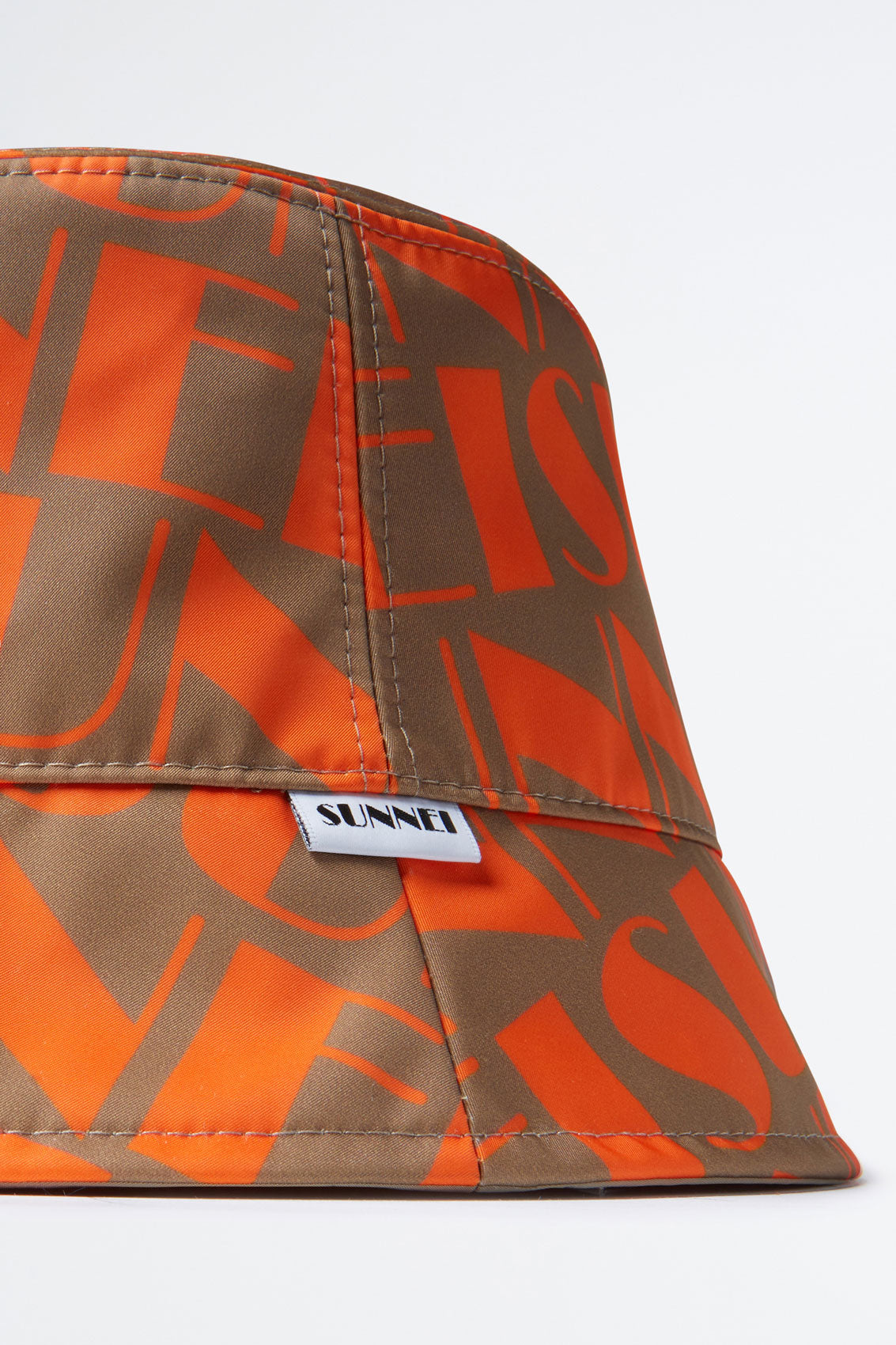 REVERSIBLE ORANGE & BEIGE LOGO BUCKET HAT